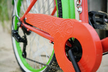 Load image into Gallery viewer, Margaritaville 24" Island Life Multi Speed Girl'S Bike, Coral/Green